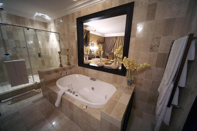 Bathroom 3, Fusion Boutique Hotel, Capricorn