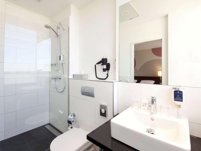 Bathroom 4, Webers Hotel im Ruhrturm Essen by Accor, Essen