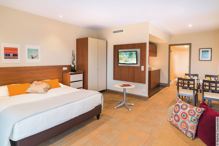Bedroom 3, Hôtel Lyon Métropole & Spa, Rhône