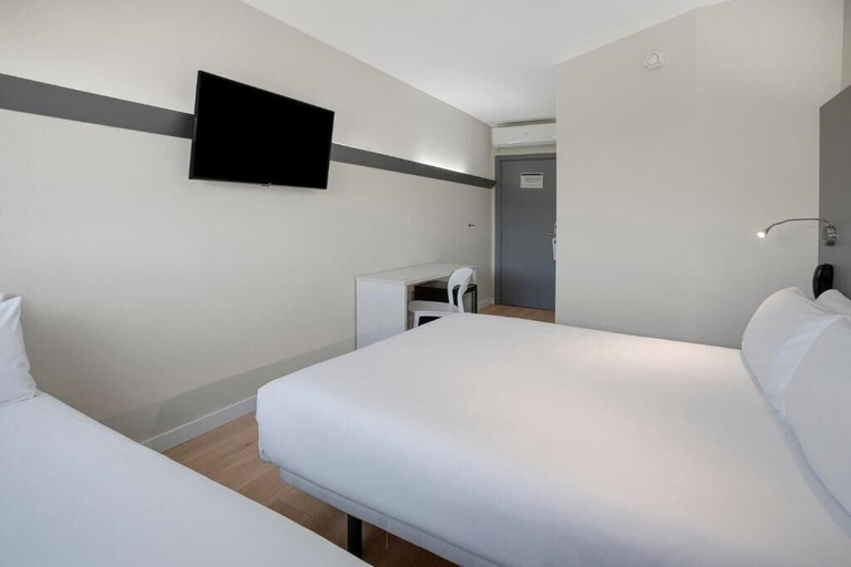 Bedroom 4, B&B Hotel Figueres, Girona