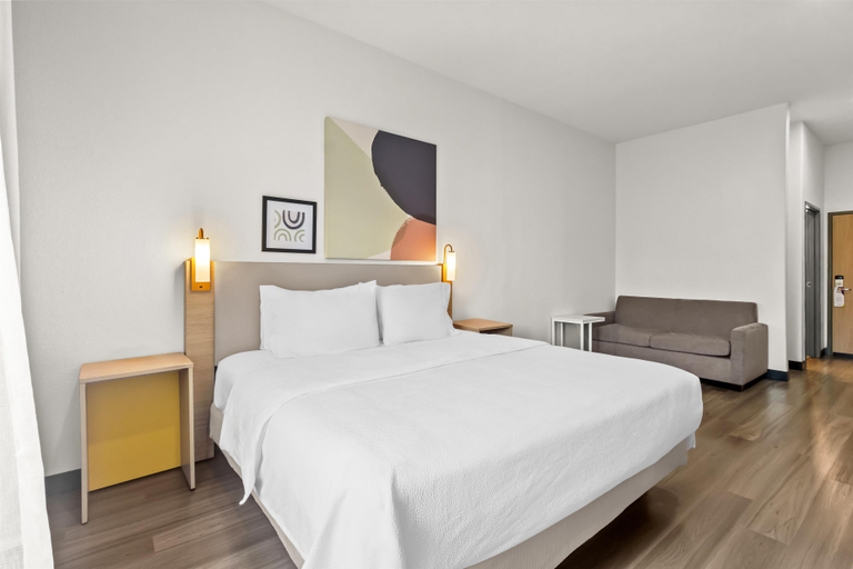 Bedroom 3, Spark by Hilton Houston Hobby Airport, Houston