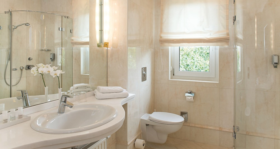 Bathroom 4, Victor's Residenz-Hotel Erfurt, Erfurt