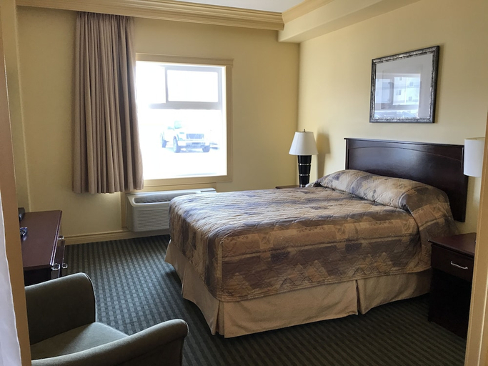 Bedroom 3, Big Lake Inn, Division No. 17