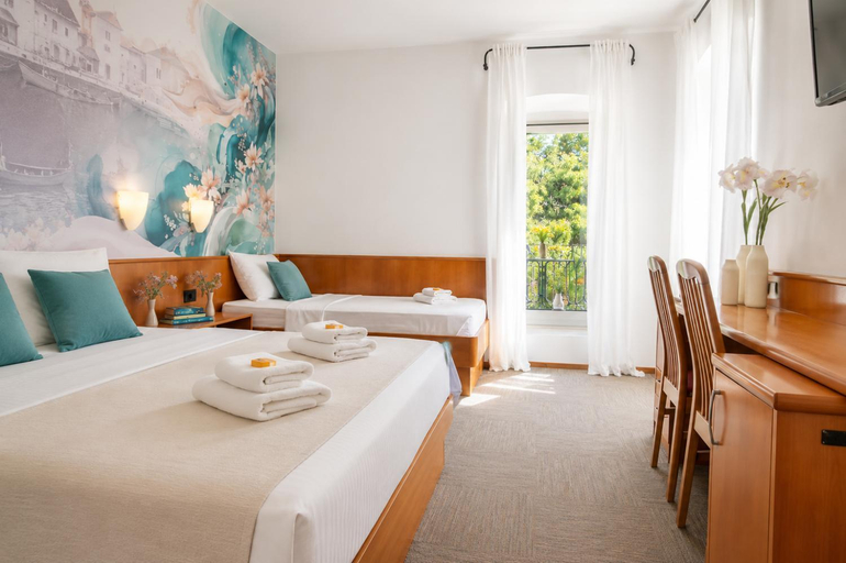 Bedroom 2, Hotel Kastil, Bol