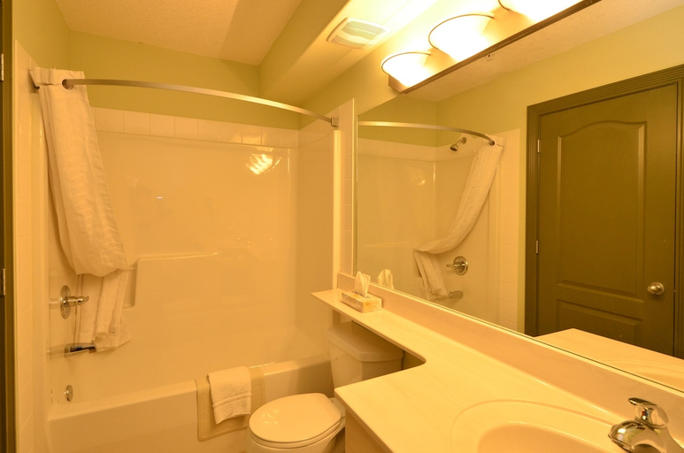 Bathroom 4, Big Lake Inn, Division No. 17