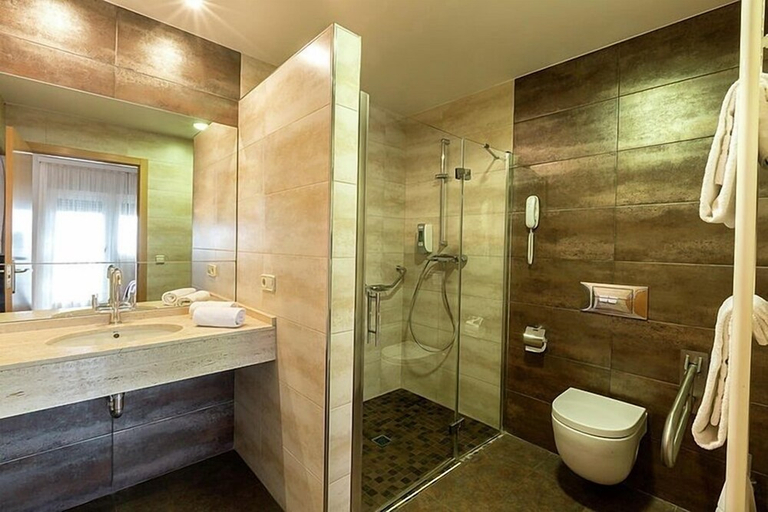 Bathroom 3, ホテル サンタマリア(Hotel Santamaria), Navarra