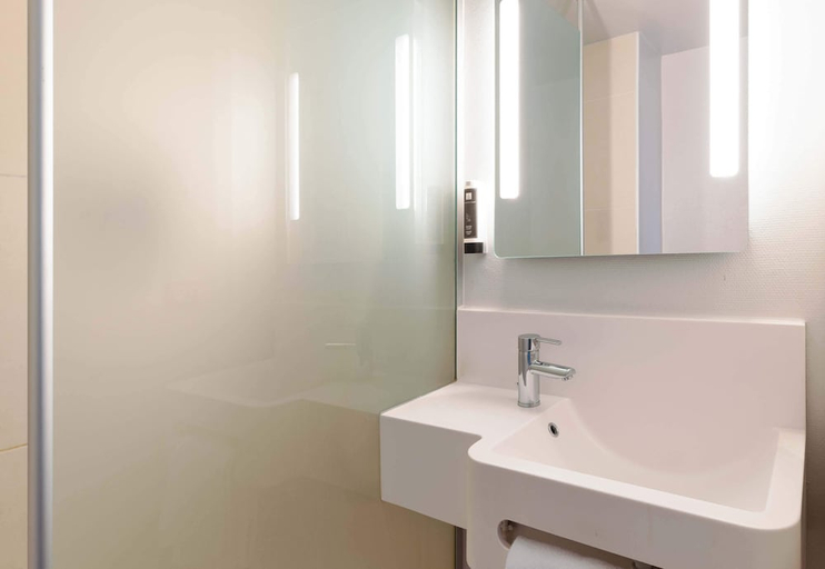 Bathroom 3, B&B Hotel Lyon Centre Monplaisir, Rhône