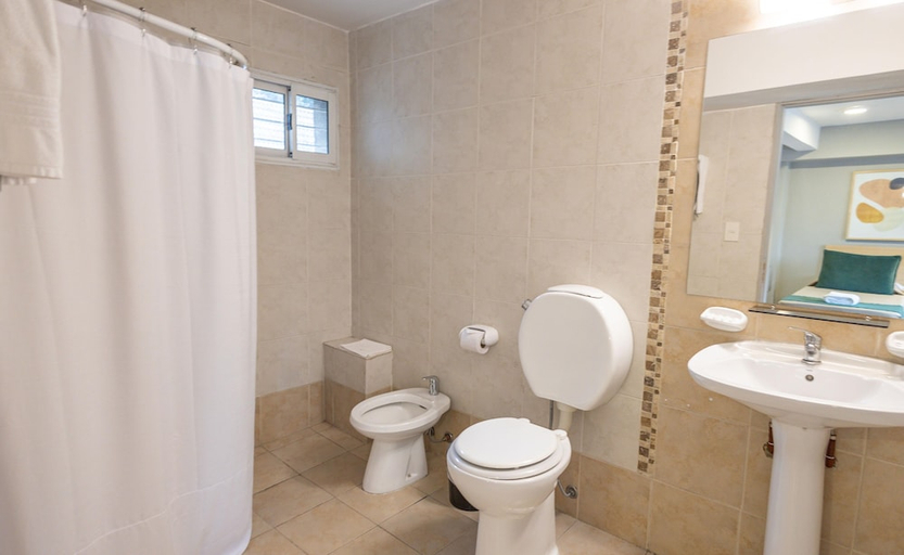 Bathroom 3, Hotel Plaza Bariloche, Bariloche
