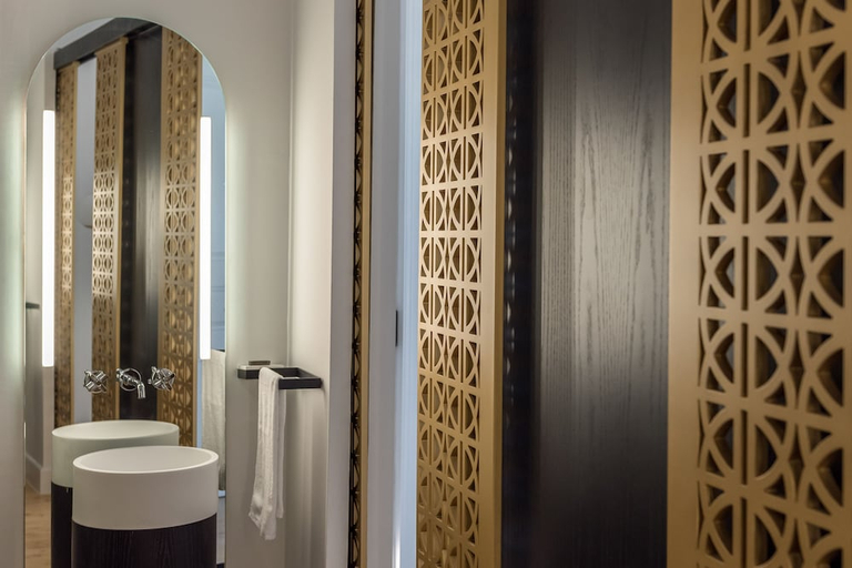 Bathroom 4, S Paul Hotel