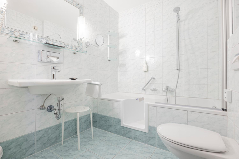 Bathroom 3, Hotel Schonegg, Innsbruck Land