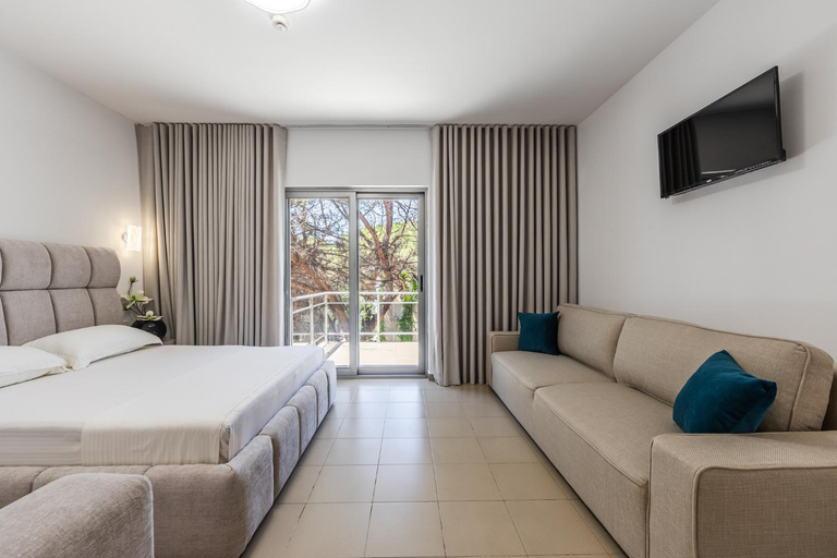 Others 5, Intea Hotel Durres, Kavajës