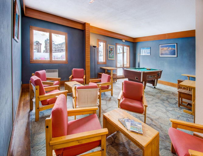 Game room, Ski-in Stay for Four in Tignes, Savoie