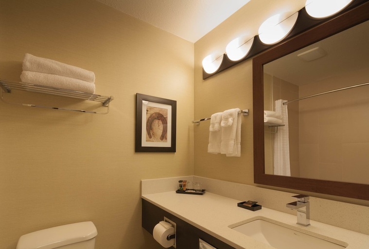 Bathroom 3, The Kanata by BCMInns Invermere, East Kootenay