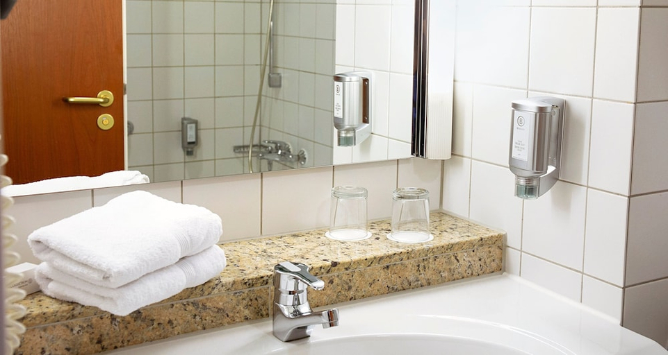 Bathroom 5, Victor's Residenz-Hotel Gera, Gera