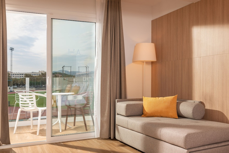 Others 4, L'Azure Hotel, Girona
