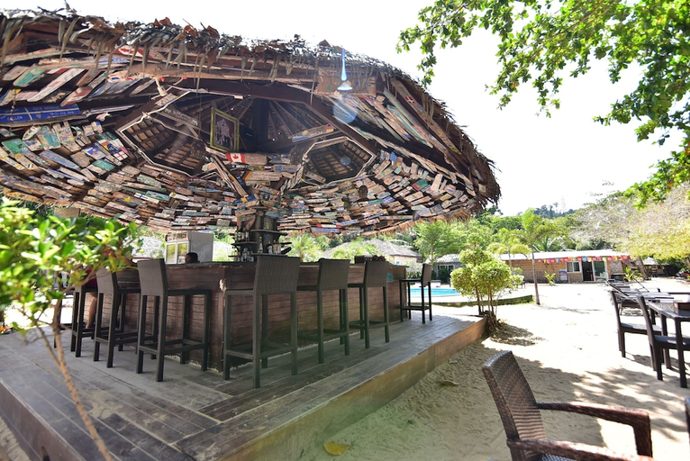Public Area, Reef Resort, Kantrang