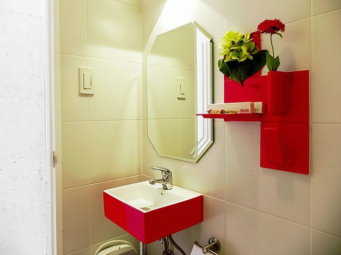 Bathroom, La Bella Boutique Hotel, Tagaytay City