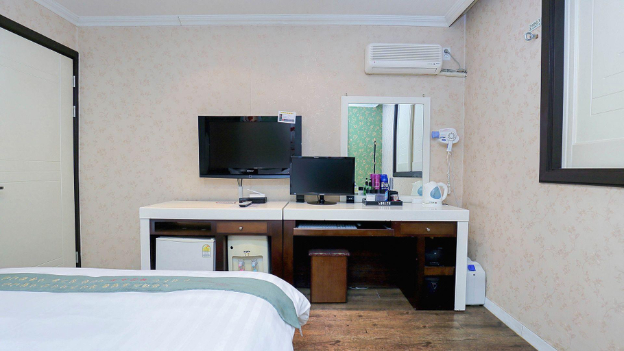 Bedroom 3, Goodstay Nobless Hotel Suncheon, Suncheon