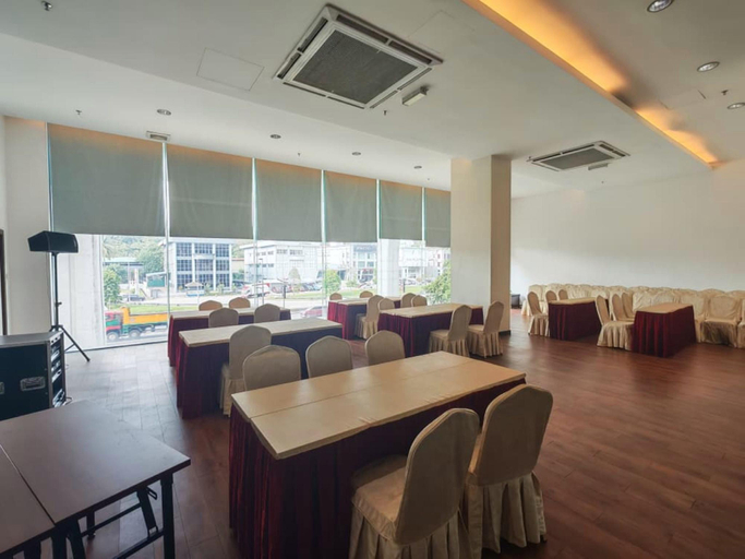 Food & Drinks 5, S. DAMANSARA HOTEL, Petaling Jaya