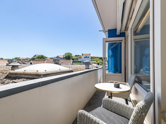 Others 4, Zoutelande Retreat by Sea, Veere