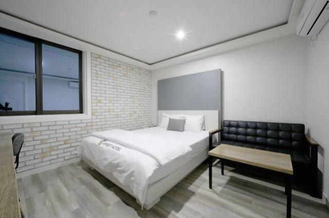 Bedroom 4, Daegu Gwaneumdong Sweet Hotel, Chilgok