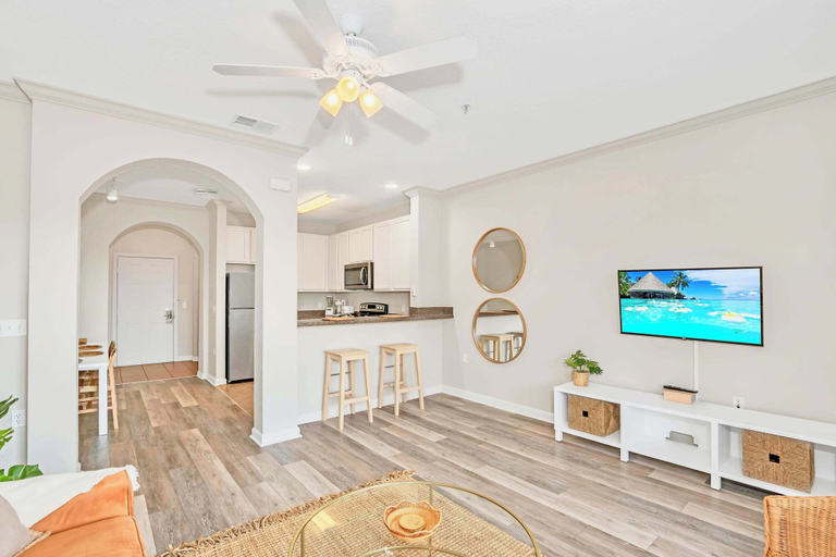 Interior 3, Upstay: Condo Near Disney w Pool, Sauna, Orange
