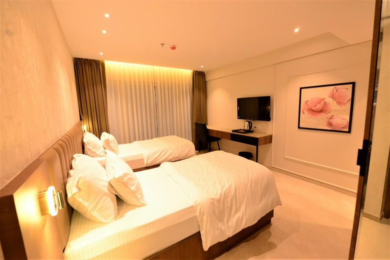 Bedroom 2, hotel Anupam Residency, Mumbai City