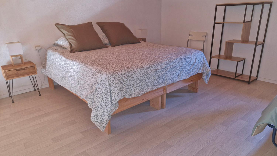 Bedroom 3, La Cigale, Var