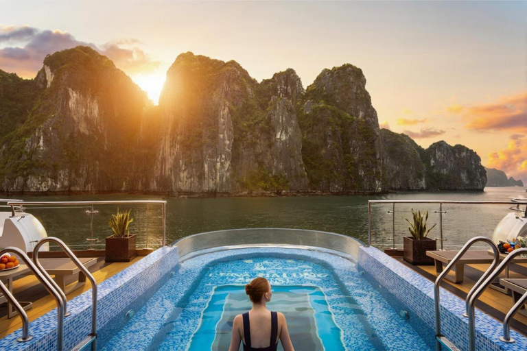 Sport & Beauty 5, Luna Cruise Luxury Ha Long Bay, Hạ Long