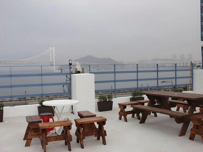 Food & Drinks 4, Bexco Hostel B&B, Suyeong