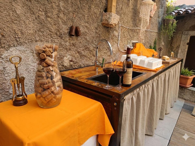 Food & Drinks, B&B Casa Elena Room and Apartments with parking, Brescia