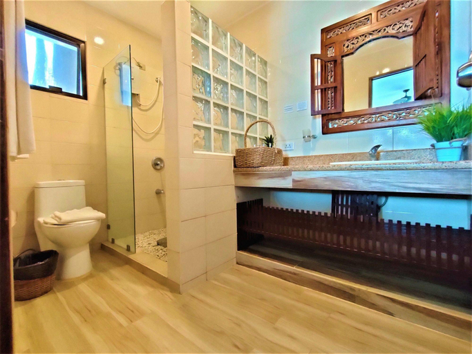 Bathroom 3, Villas by Eco Hotels, Mataas Na Kahoy