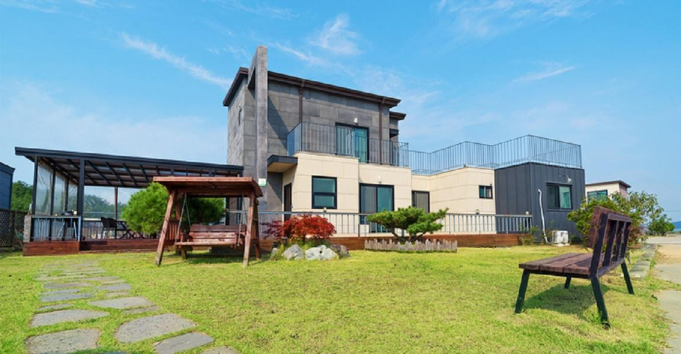 Exterior view 3, Daebudo (Seonjaedo) Soudo Pension, Hwaseong