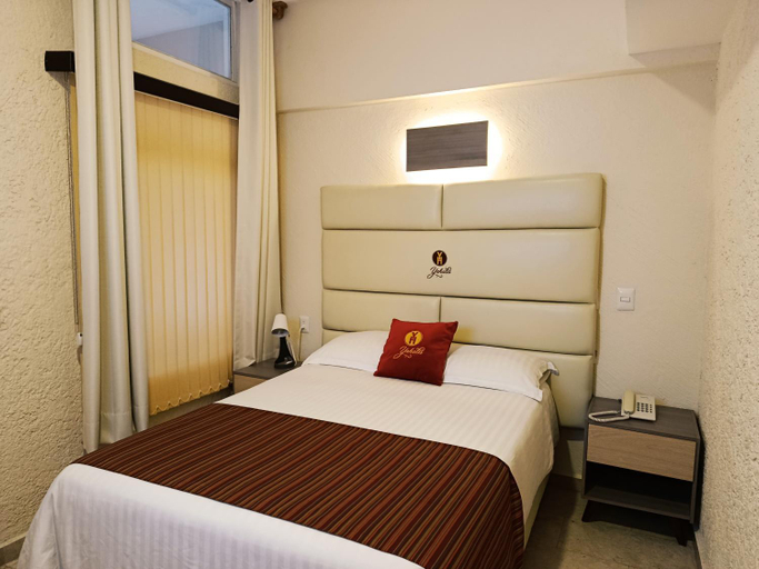 Bedroom 2, Hotel Yahalis, Jilotepec