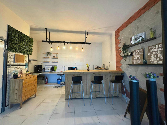 Food & Drinks, Da Men Sunway Subang By ODY Suites, Subang Jaya