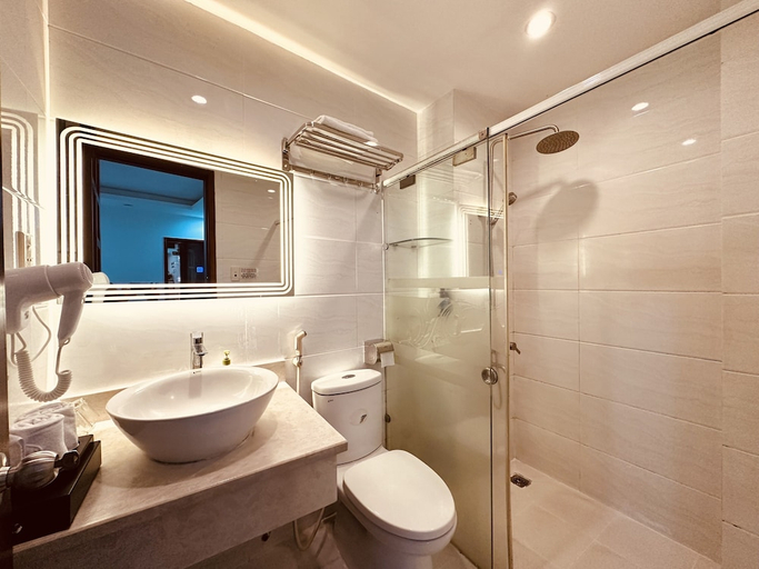 Bathroom 3, REDFLOWER HOTEL, District 1