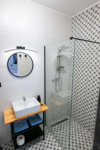 Bathroom 3, Noclegi Na Koncu Swiata Bielpon, Przemyśl City