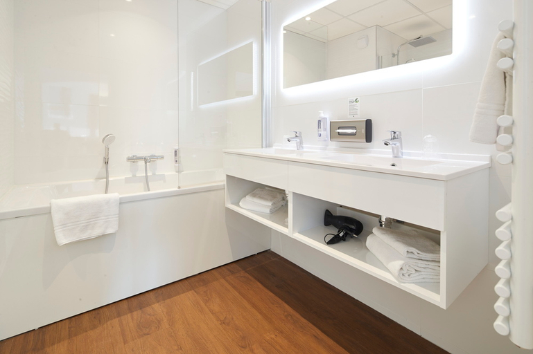 Bathroom, Westotel Pornic - Cote De Jade, Loire-Atlantique