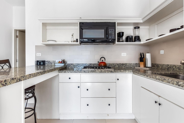 Others 3, Dog-Friendly Beach Haven with Heated Pool, Hot Tub, Kitchenette, Patio, AC, Tijuana