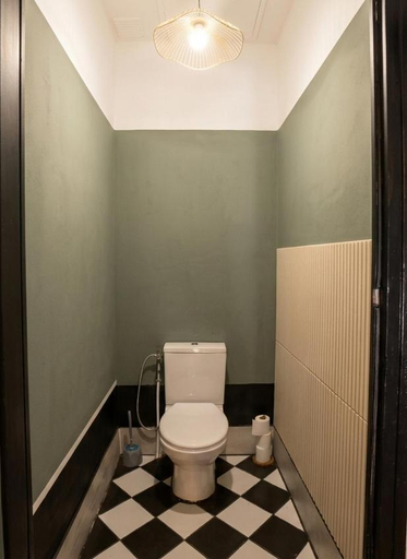 Bathroom, AV de Bordeaux, Aude