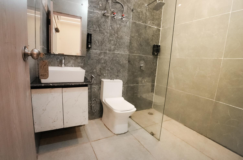 Bathroom, Alpine Retreat, Garhwal
