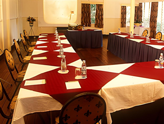 Others 2, Outspan Hotel, Ndaragwa