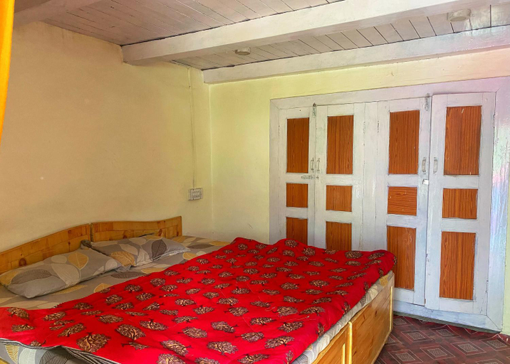 Bedroom 5, Canvas and Coffee, Kullu