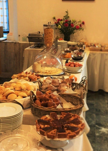 Food & Drinks 4, Villa Sophia, Imperia