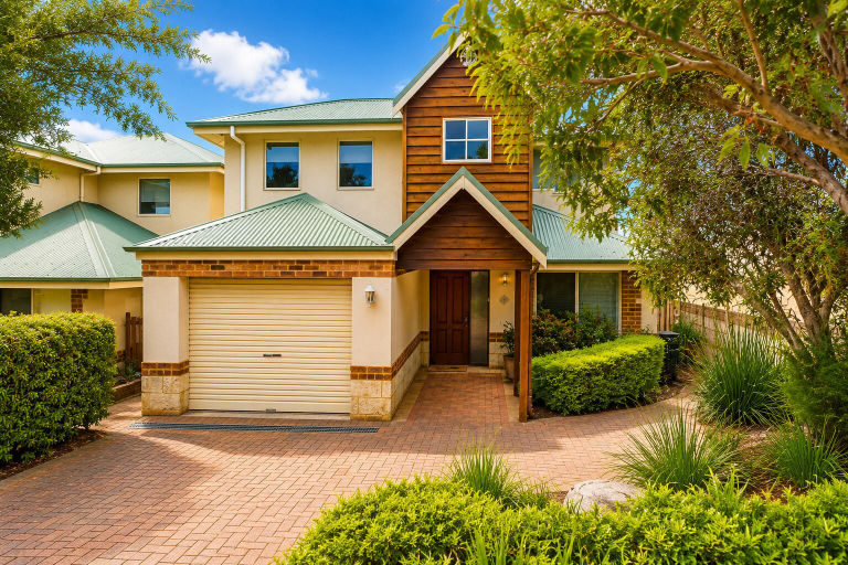Others 5, Bird's Nest, Busselton