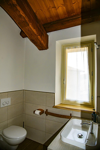 Bathroom 5, Ca'Rapulin, Asti