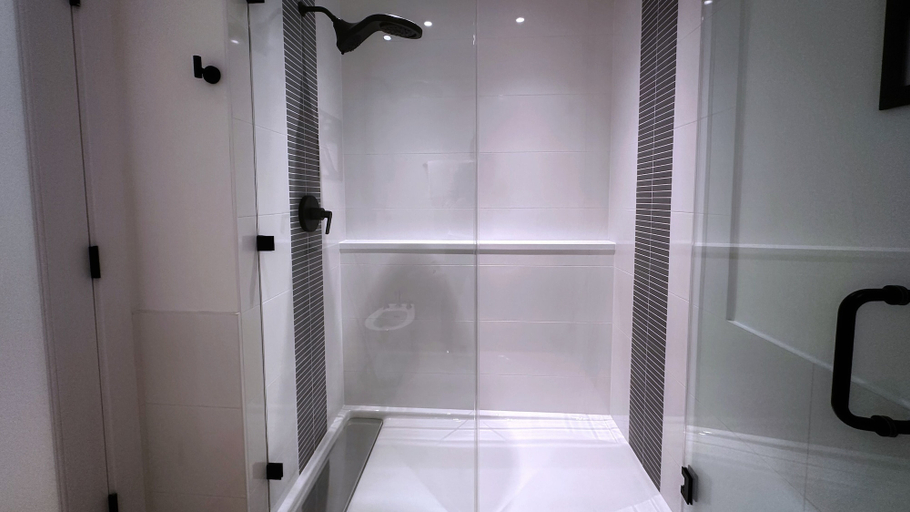 Bathroom 4, Sybaris Pool Suites Indianapolis, Indianapolis