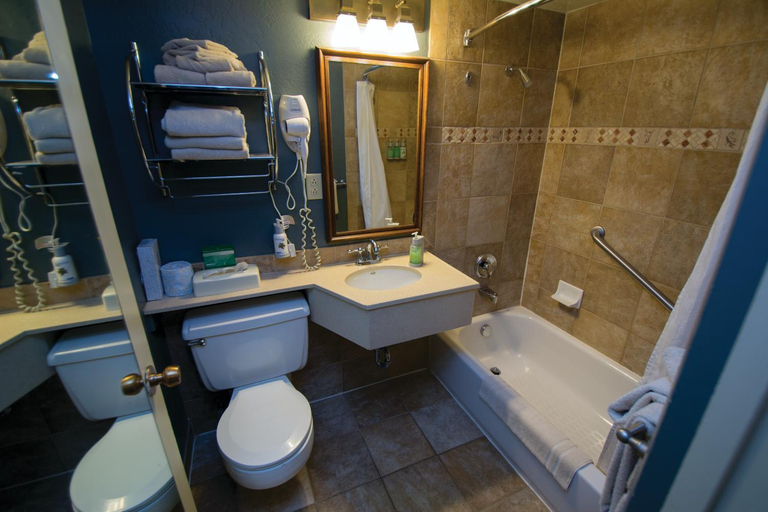Bathroom 4, Kachina Lodge - Inside the Park, Coconino