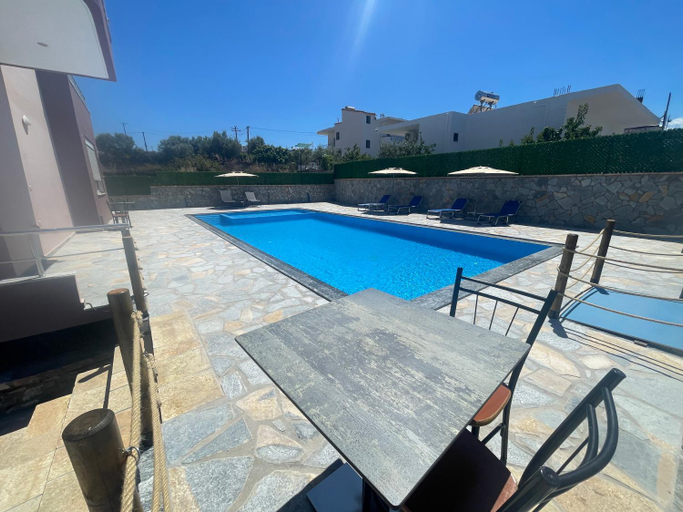 Others 4, Villa Proi, Sarandës