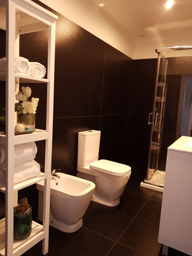 Bathroom, São Gonçalinho Residence, Aveiro